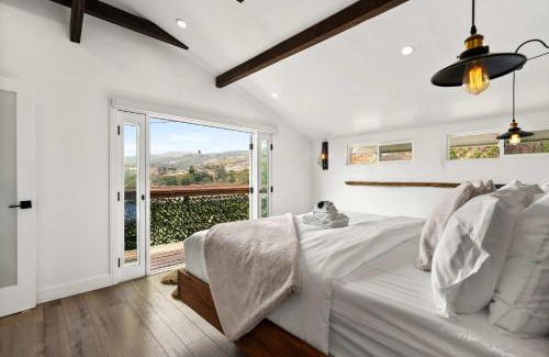 Pacific Palisades Casa | New Listing Palisades Villa by Colby & Conrad