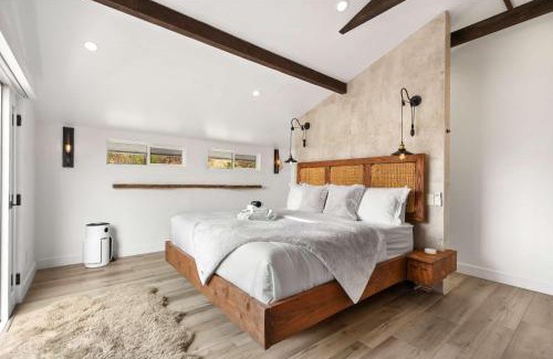 Pacific Palisades Casa | New Listing Palisades Villa by Colby & Conrad