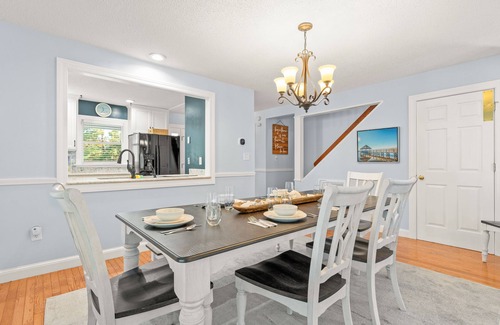 Southern Shores Casa | ⭐️New Listing⭐Pool opens mid Apr, HOA Pkg Pass, Dogs ✔️, Beach Chairs🌊☀️🐬