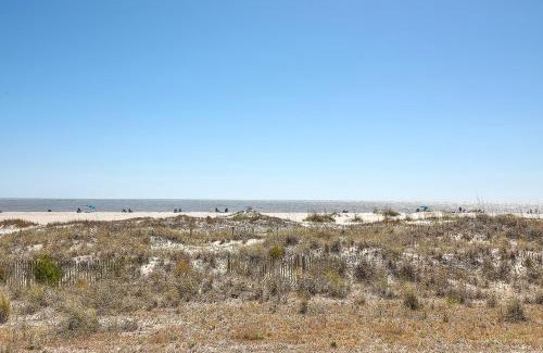 Isle of Palms Apartamento | New Listing! Port O' Call E203-Luxury Ocean View!
