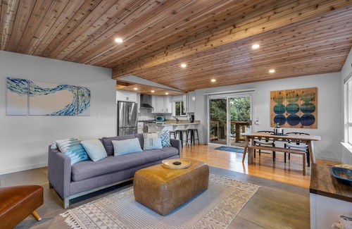 Larkspur Casa | New Listing! Private Hot Tub ~ Fire pit ~ Dog Friendly