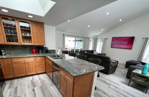 Malibu Canyon Casa | NEW LISTING! Serenity Oasis Home Away from Home