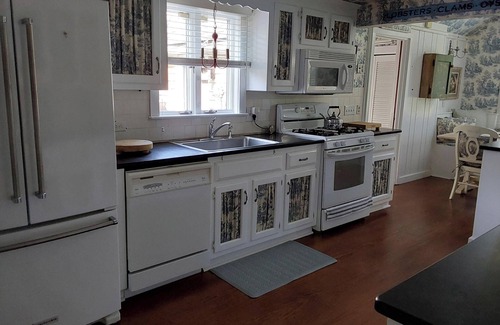Brewster Casa | NEW LISTING! Spacious Brewster Beach Retreat – Walk to Multiple Beaches!