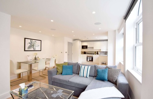 Ealing Apartamento | Nueva lista (Impresionante apartamento de un dormitorio por Ealing Studios)