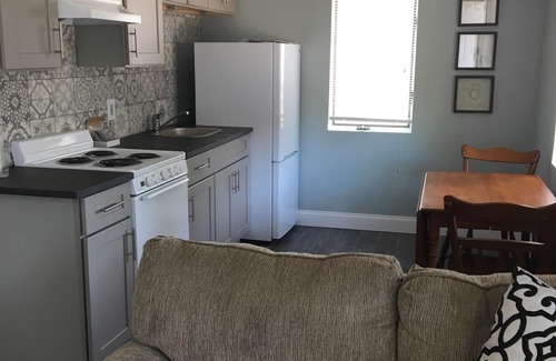 Wildwood Cabaña | ¡Nuevo listado! Estilo se encuentra con el mar 1er piso, 2 3br 1 ba
