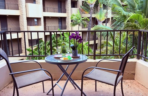 Honokowai Condominio | New Listing! Tropical Oceanfront getaway awaits
