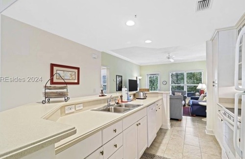 North Forest Beach Condominio | New Listing 2BR/2BA/Walk-In Shower/Sofa Bed/Sleeps 7/WiFi/Porch/Pool/Hot Tub