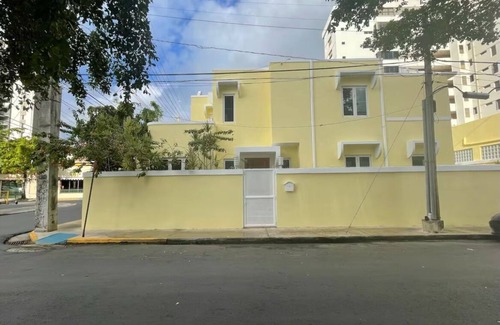 Condado Apartamento | New Listing! Villa Petrea, a beautiful apartment in the heart of Condado