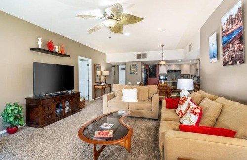 Waikoloa Condominio | New Listing! Waikoloa Fairways 2-bed, 2.5-bath unit with pool, BBQ, and lanai