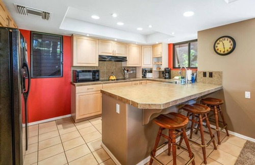 Waikoloa Condominio | New Listing! Waikoloa Fairways 2-bed, 2.5-bath unit with pool, BBQ, and lanai