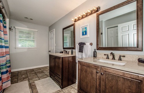Sherrills Ford Cabaña | New listing! Waterfront cottage w/boat dock, hot tub