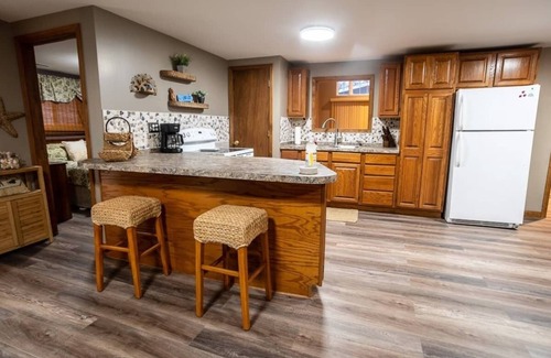 Harrison Cabina | NEW LISTING! Waterfront Cottage in Michigan by S&S properties by RedAwning