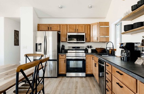 Bailey Casa | New! Lodge & Dome Theater/Yoga Studio + Hot Tub