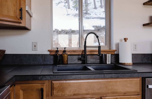 Bailey Casa | New! Lodge & Dome Theater/Yoga Studio + Hot Tub