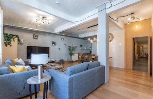 Bilbao Old Town Apartamento | NEW! Lovely 3-Bedroom Loft in Bilbao