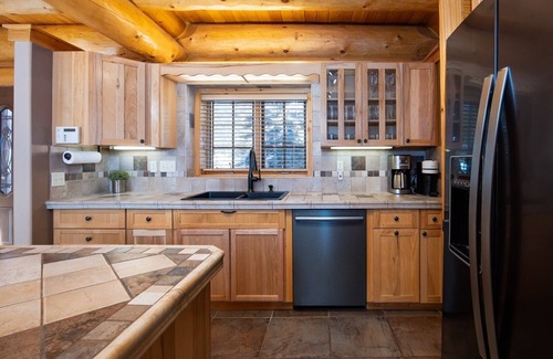 Blue River Chalet De Esquí | NEW Luminary Log Chalet - Seclusion & Skiing Nearby, Private Hot Tub