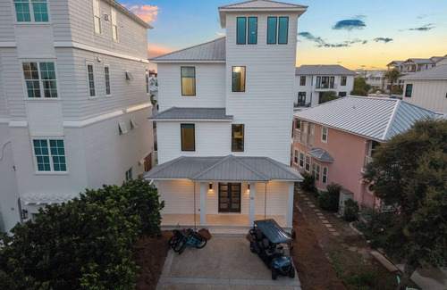 Seawalk Circle Casa | NEW LUX "Bikinis & Martinis" Private Pool,Gulf Front, Bikes, LSV-Golf Cart