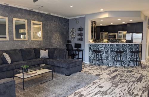 Kierland Apartamento | *NEW* Lux Scottsdale Home with Pool, Hot Tub, and Gym