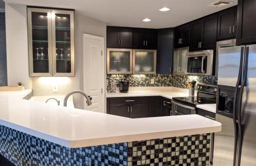Kierland Apartamento | *NEW* Lux Scottsdale Home with Pool, Hot Tub, and Gym