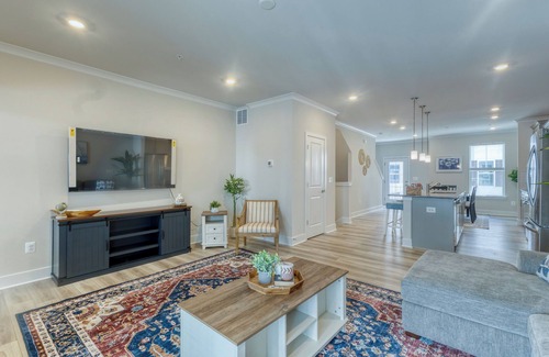 Caine Woods Casa | New Luxe Home Steps to Ocean, Baby-Friendly, Garage, 2600 sq.ft - Sleeps 12