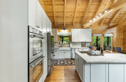 Sapphire Cabina | New Luxe Lodge-3KingEnsuites-Lake/resort Access