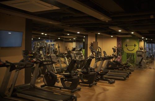 Bagumbayan Apartamento | NEW Luxurious Hotel type Condominium 48th Floor