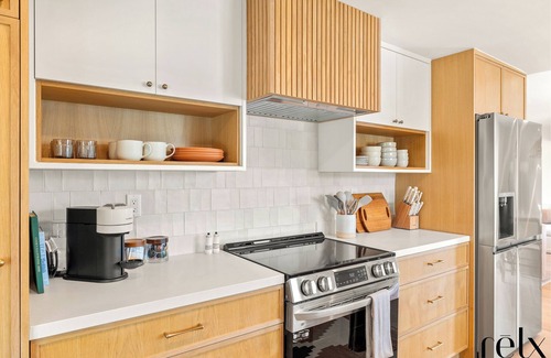 Oxnard Dunes Condominio | New! Luxury 1 Bedroom + 1 Bathroom Executive Units. 1 Block walk to the Ocean!