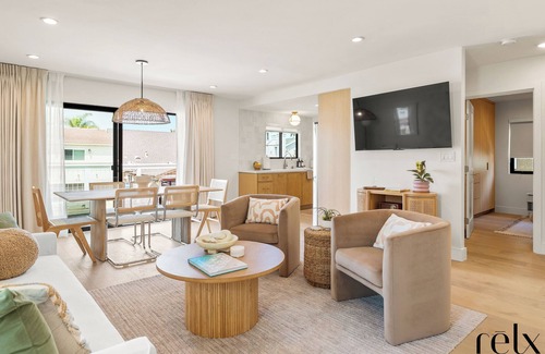 Oxnard Dunes Condominio | New! Luxury 1 Bedroom + 1 Bathroom Executive Units. 1 Block walk to the Ocean!