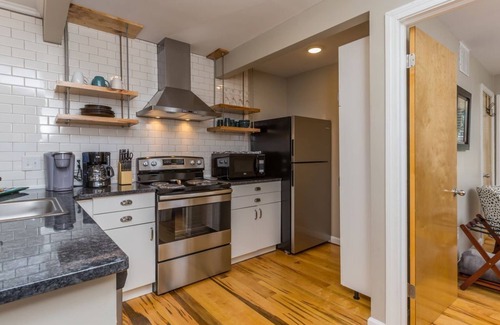 Winston - Salem Apartamento | 1BR, pasos del Hospital Baptist (9)