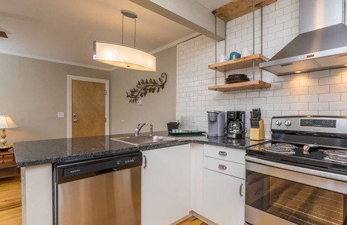 Winston - Salem Apartamento | 1BR, pasos del Hospital Baptist (9)