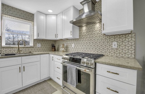 Farmington Hills Apartamento | New Luxury 3 Bedroom /2.5 Baths ready to move in!