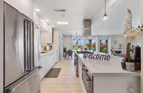 Palm Desert Casa | Nuevo y moderno diseñador de mediados de siglo remodelado, el hogar de El Paseo en el campo de golf