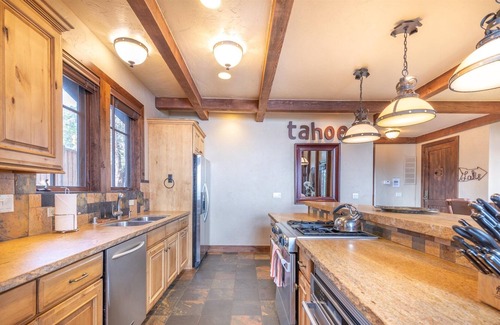 Homewood Villa | NEW - Luxury 3BR Tahoe Villa - Steps to the Lake