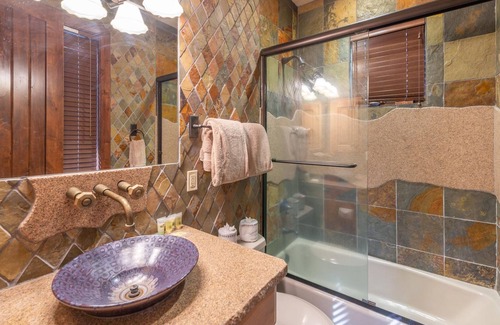 Homewood Villa | NEW - Luxury 3BR Tahoe Villa - Steps to the Lake