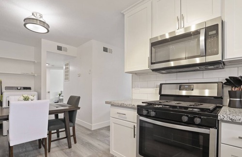 Ceres Casa | New Luxury apartment: spacious 2 beds 1 bath