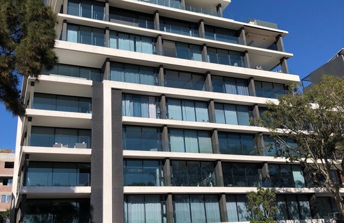 Green Point Apartamento | ¡Nuevo apartamento de lujo en una ubicación privilegiada en el moderno Green Point con vistas al mar!