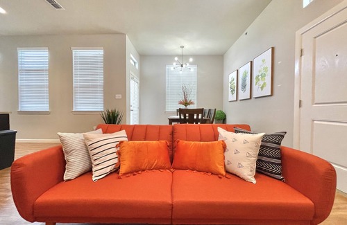 McAllen Apartamento | NEW! Luxury Apt, 5 min from Mall, Airport, & Dine!
