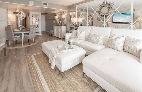Sunnyside Condominio | NEW- Luxury Beachfront Condo, Pinnacle Port in beautiful Gated Carillon Near 30A