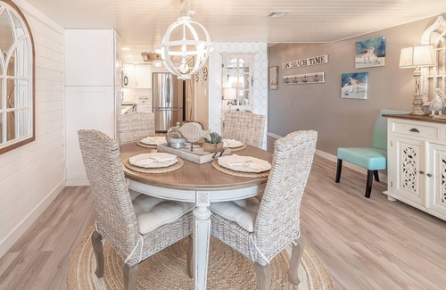 Sunnyside Condominio | NEW- Luxury Beachfront Condo, Pinnacle Port in beautiful Gated Carillon Near 30A