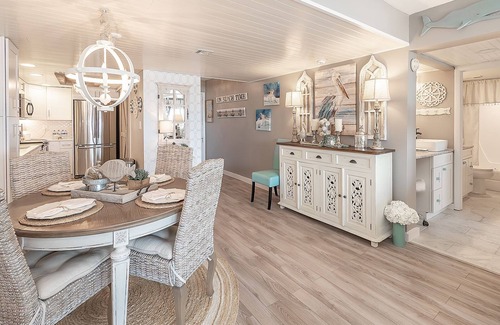 Sunnyside Condominio | NEW- Luxury Beachfront Condo, Pinnacle Port in beautiful Gated Carillon Near 30A
