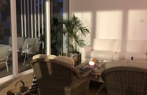 Pisco Casa | Nueva LUJOSA casa frente al mar con piscina en la Reserva Nacional de Paracas (con ama de llaves)