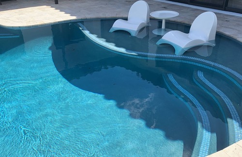 East Fort Lauderdale Casa | New Luxury Coral Villa!Private Heated Salt Pool With Sun Shelf! 1 Mile To Beach!