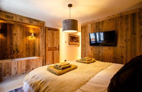 Sainte-Foy-Tarentaise Chalet De Esquí | NEW Luxury Chalet Sapins - PRIVATE POOL- Mountains VIEW - Family & Comfort - SPECIAL LAUNCH OFFER