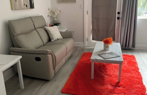 Pomona Apartamento | New Luxury Guest House/Pool/Bath/Laundry