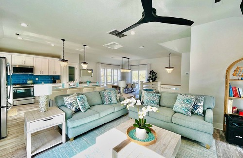 Monteray Shores Casa | *New* Luxury,Heated Pool,HotTub,GameRoom,Elevator