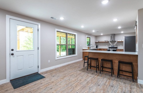 Steelville Casa | **NEW** Luxury Home overlooking Meramec River w Game Room, Private River Access