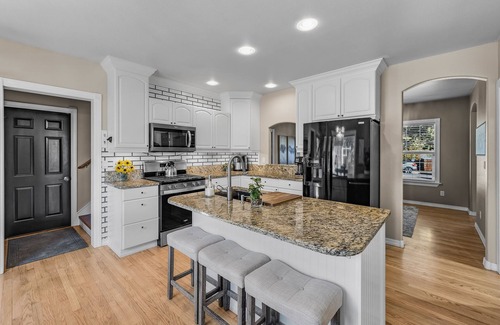 Old Farm District Casa | New! Luxury Home ~ Salt Water Hot Tub ~ Dog Friendly ~ Fire Pit