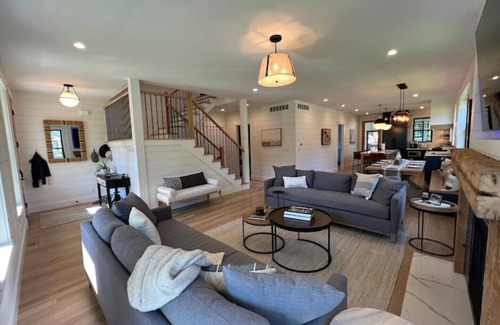 New Buffalo Casa | New luxury home steps to downtown w/yr round heated pool