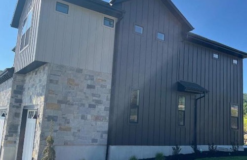 Ogden Casa | NEW Luxury Home super comfy By Snowbasin & Pow Mow