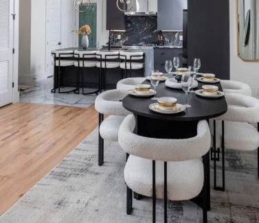 Katie Hill Neighborhood Casa | NEW Luxury home with Rooftop Heated Pool-Sleeps 12